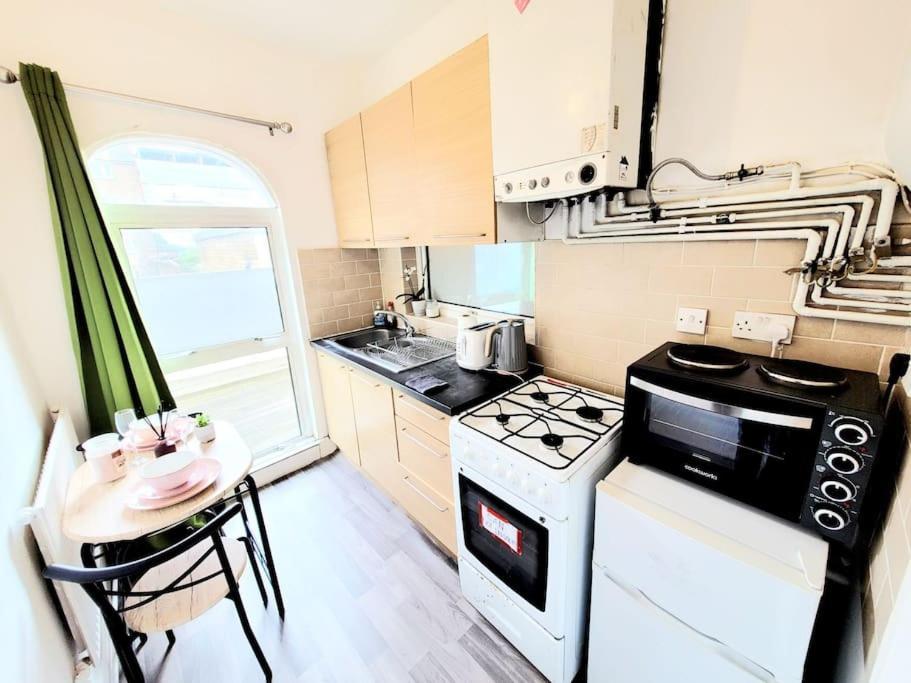 One Bedroom Apartment With A Terrace In Angel Londra Dış mekan fotoğraf